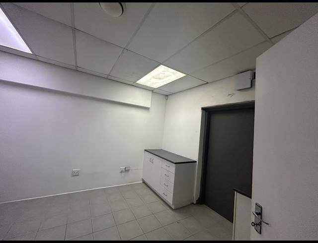 112M² RETAIL TO LET IN CLAREMONT